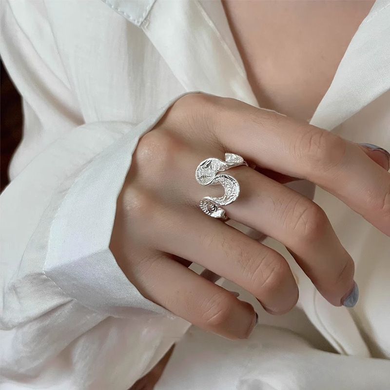 High-grade S925 Sterling Silver Tangcao Texture Wave Ring