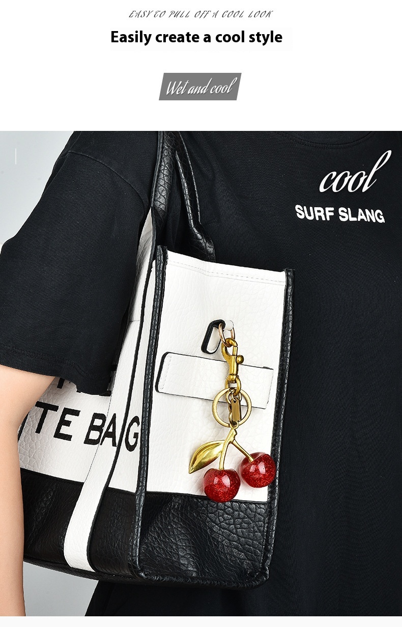 Cherry Keychain 074d9b60-6d27-4d84-aaf9-0207b5cc980e_trans