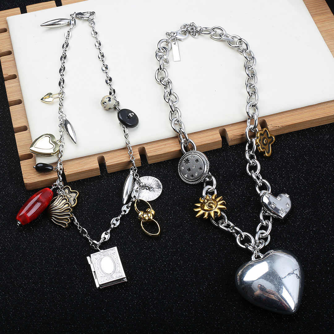 Thick Chain Vintage Distressed Big Heart Pendant Necklace