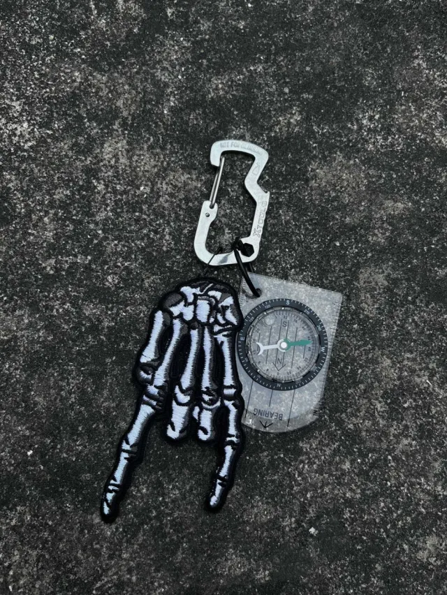 Keychain Accessories Climbing Button Carabiner Skull Pendant - Shop at LoveMi