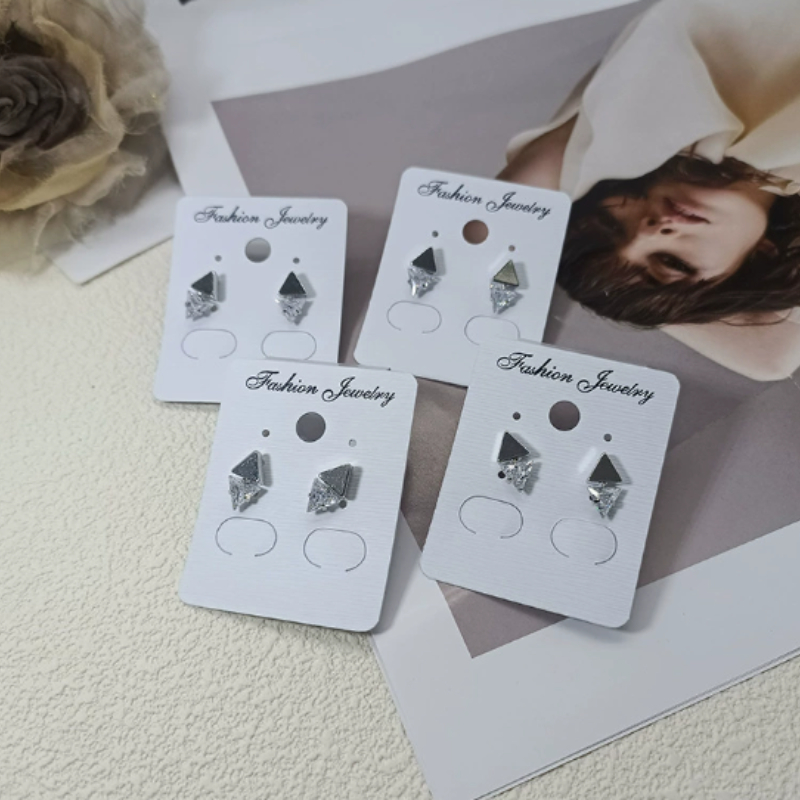 韩版新款耳环小众三角菱形锆石耳钉女高级气质锆石耳环小耳钉