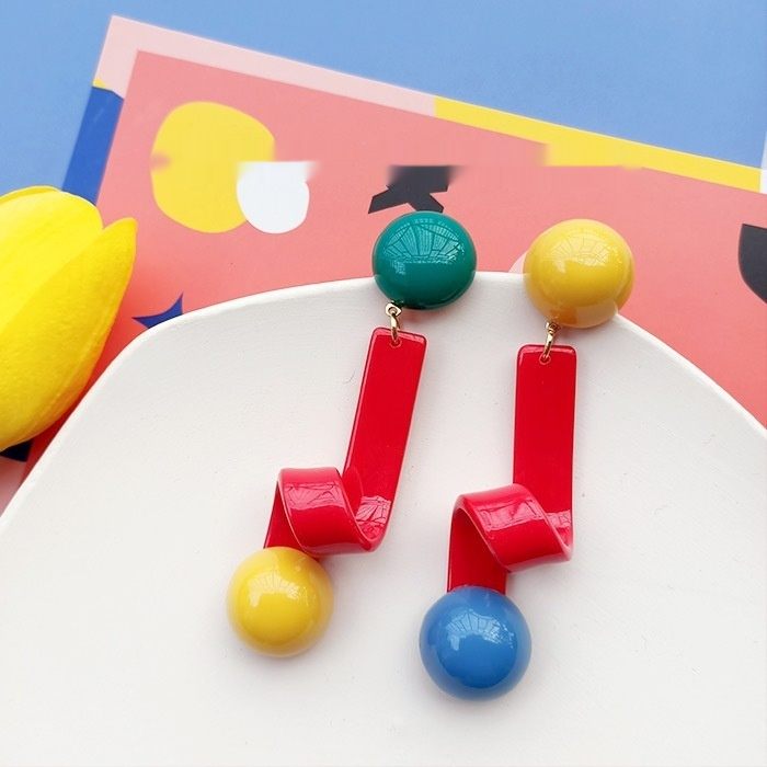 Retro Exaggerated Asymmetric Earrings