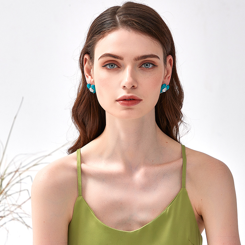 Fashion Personality Love Heart Earrings Women