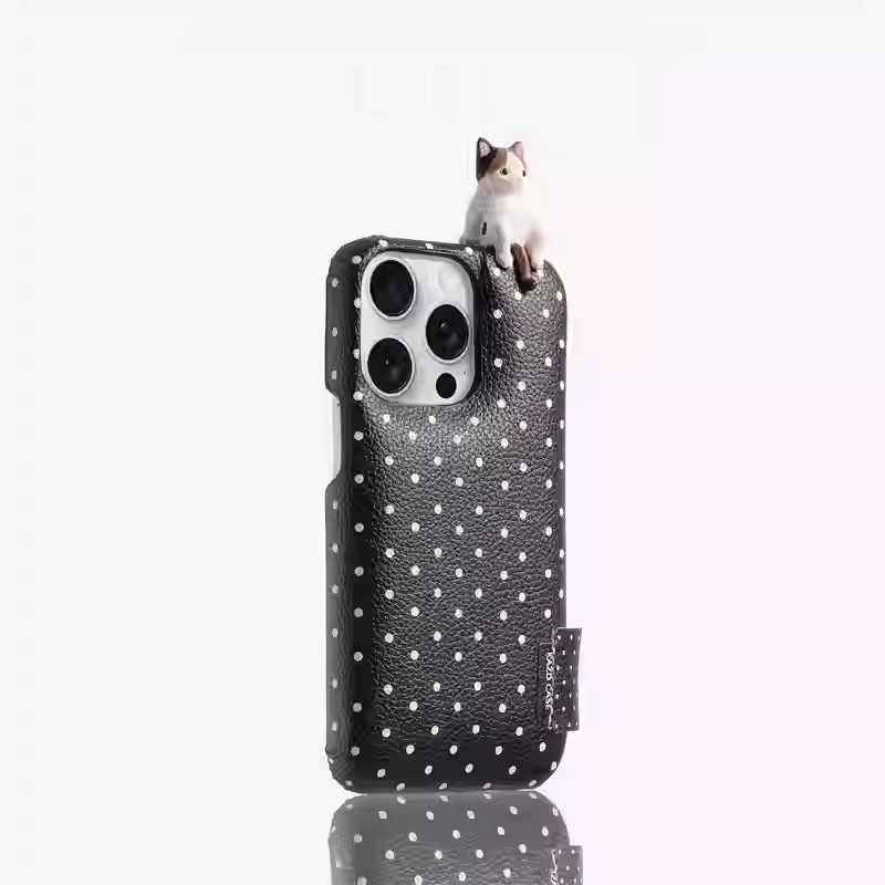 Rose Red Dot Soap Shell Kitten Phone Case - Image 4