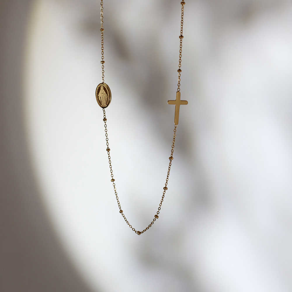 Cross Oval Pendant Clavicle Chain Necklace Titanium Steel Gold Plated