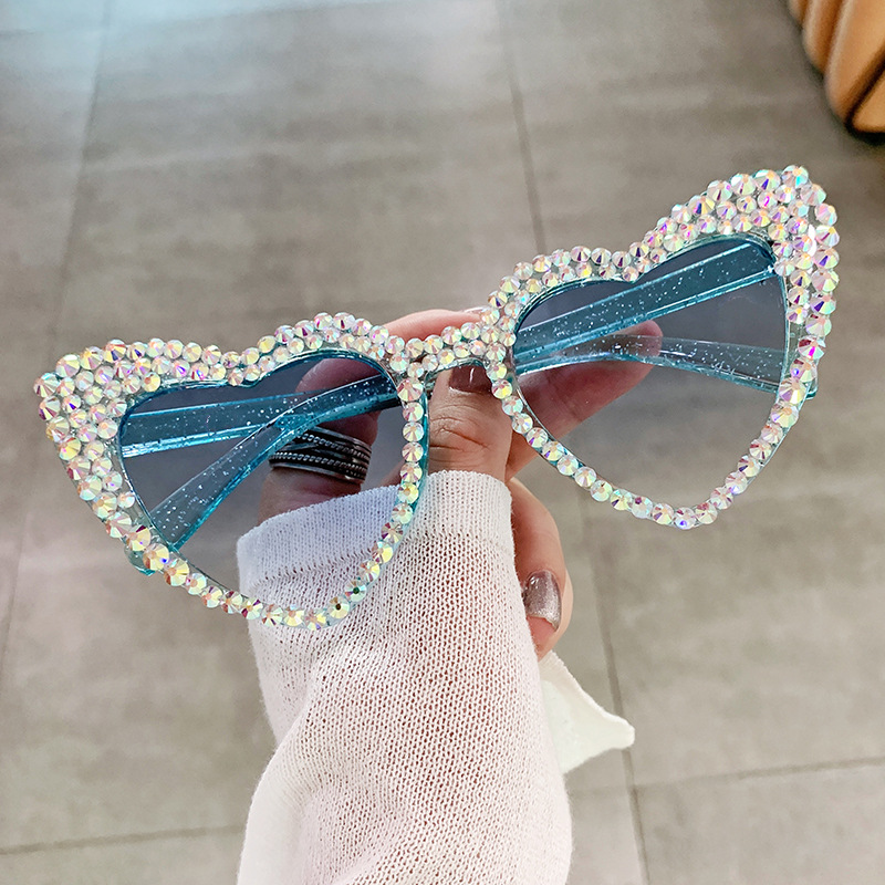 Female Cute Cat Eye Heart-shaped Sun Glasses - Image 2