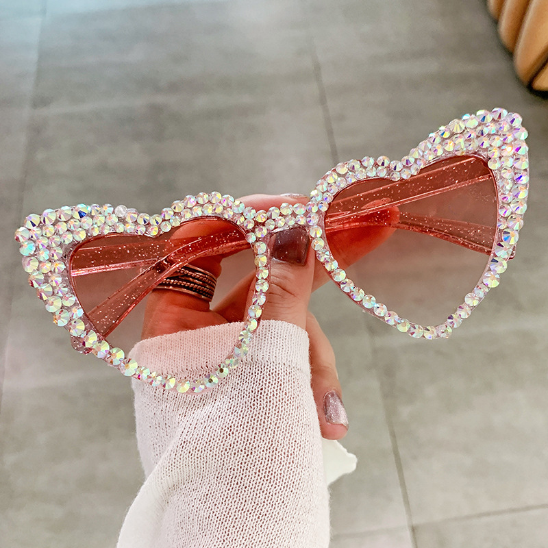 Female Cute Cat Eye Heart-shaped Sun Glasses - Image 10