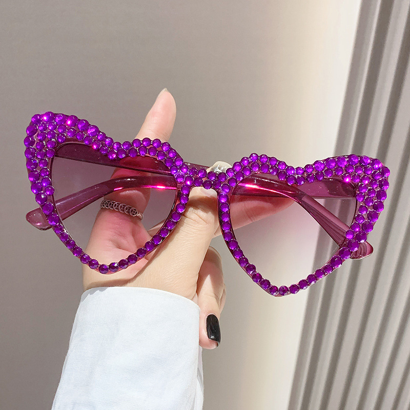Female Cute Cat Eye Heart-shaped Sun Glasses - Image 3