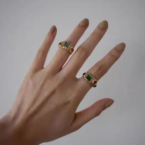 Niche Retro Gem Diamond-studded Ring