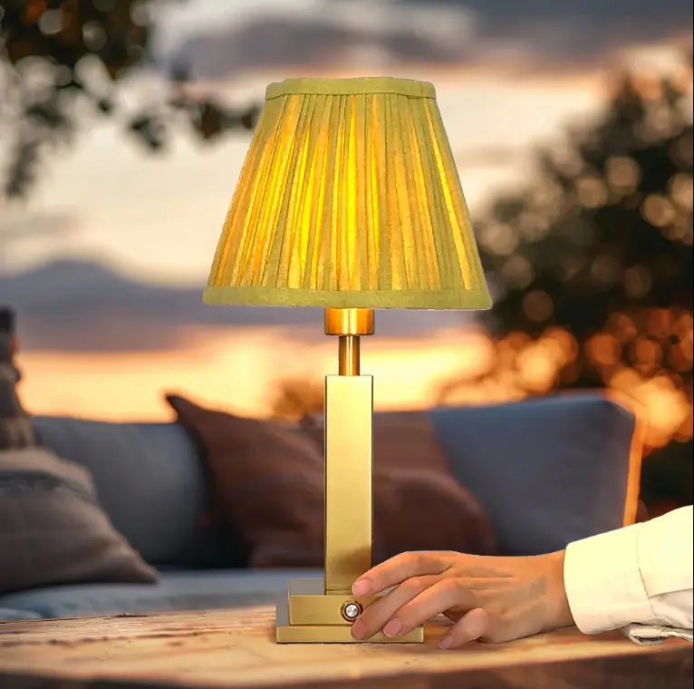 Alloy Desk Lamp
