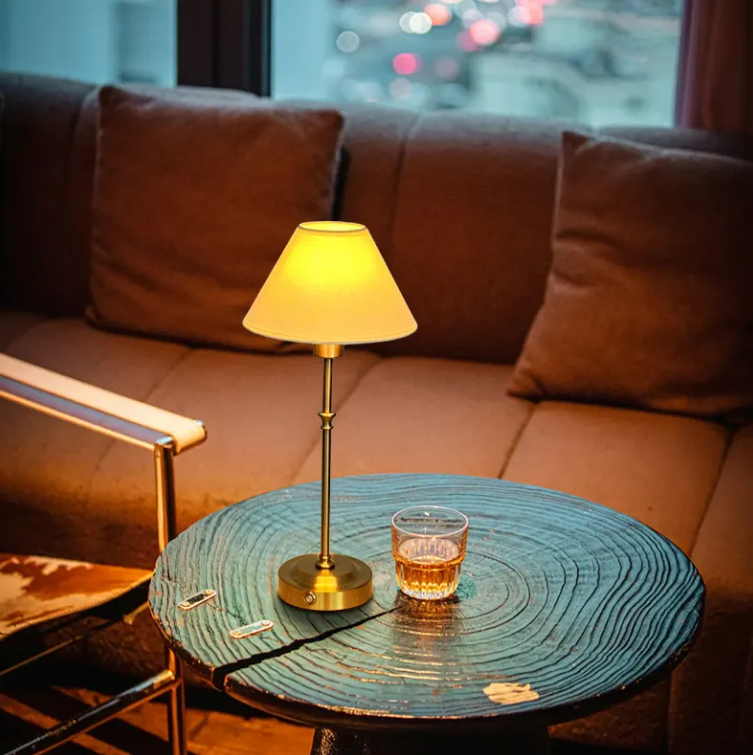 Alloy Desk Lamp
