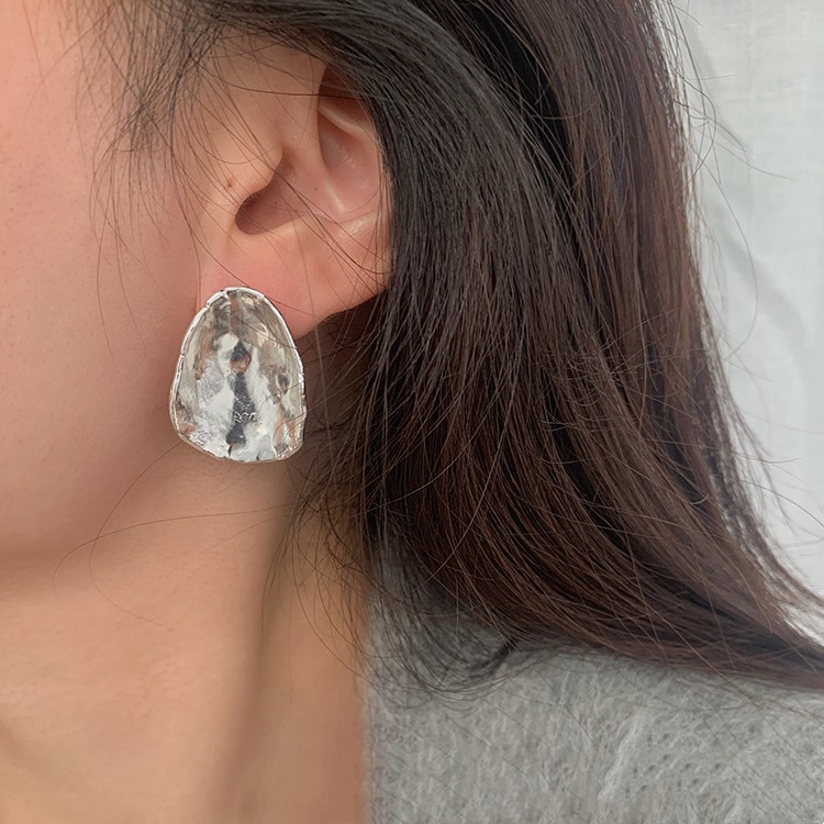 Irregular Face-looking Ear Studs