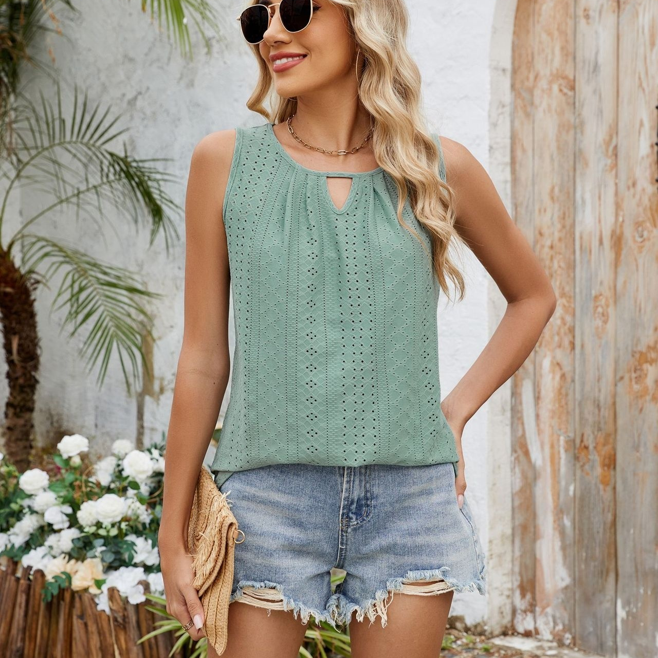 Round Neck Hollow-out Pleated Sleeveless Top