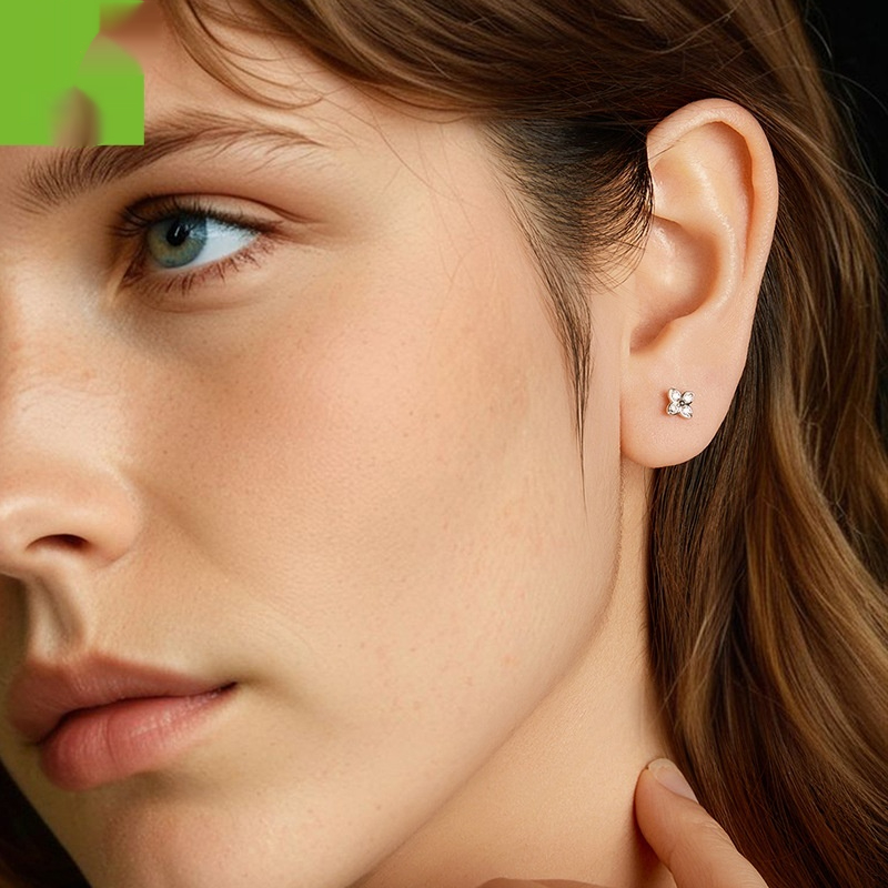 New Four-leaf Clover Moissanite Ear Studs