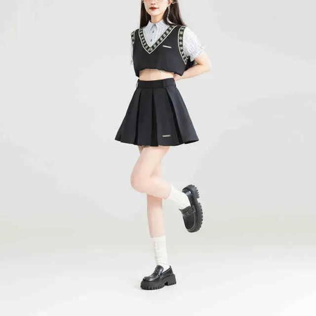 French Style Embroidered Lace Patchwork Top Black Pleated Short Skirt - Shop at LoveMi