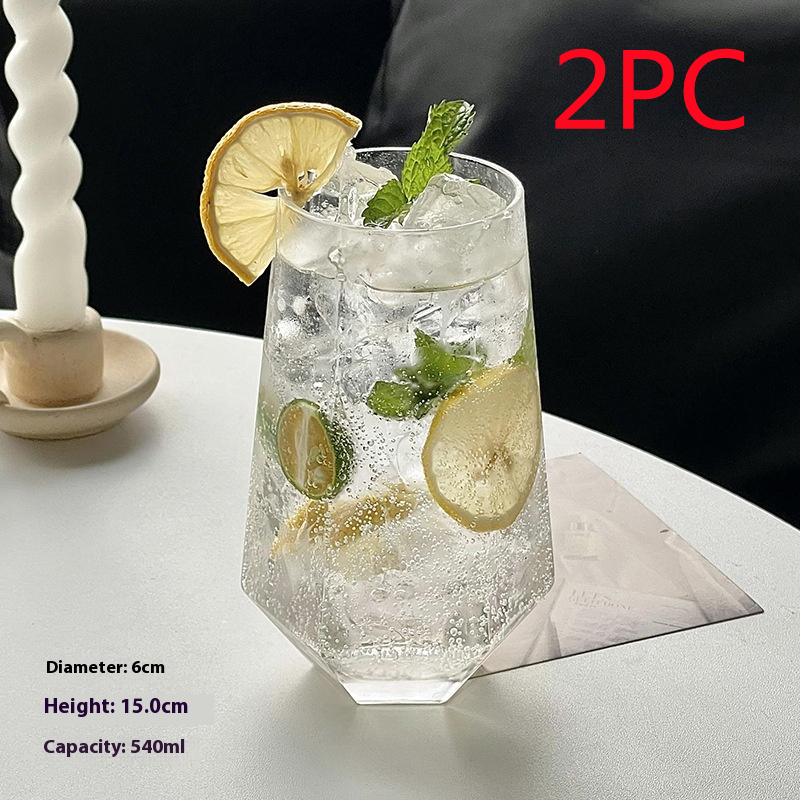 كوب ماء فوار بنكهة شاي الفاكهة