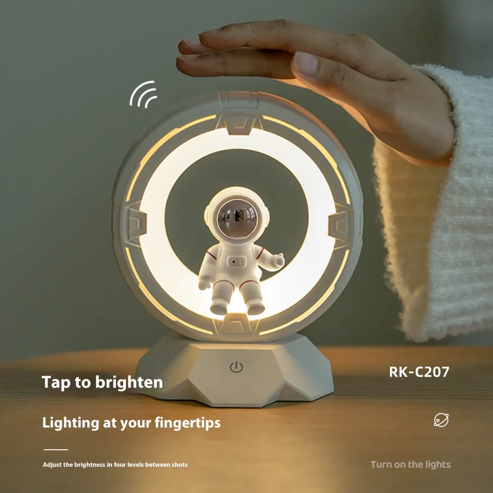 Creative Astronaut LED Small Night Lamp