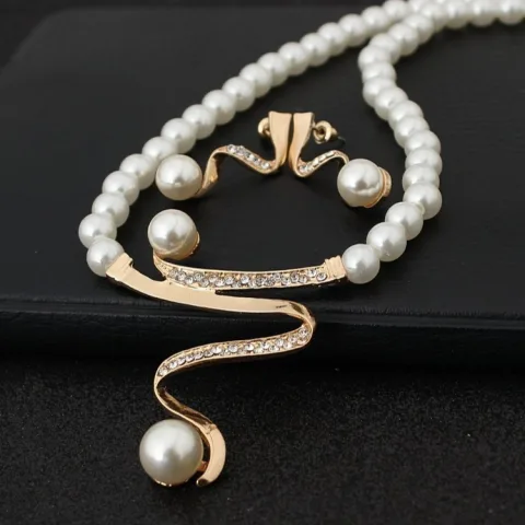 European Fashion Diamond Crystal Pearl Necklace Earrings Set Bride