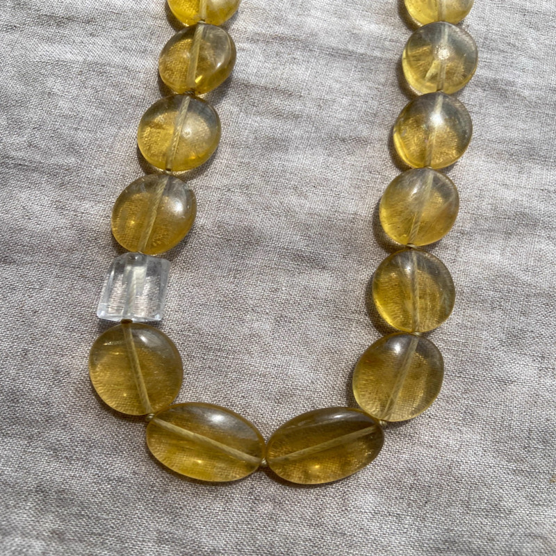 Natural Old White Crystal Retro Simple French Necklace