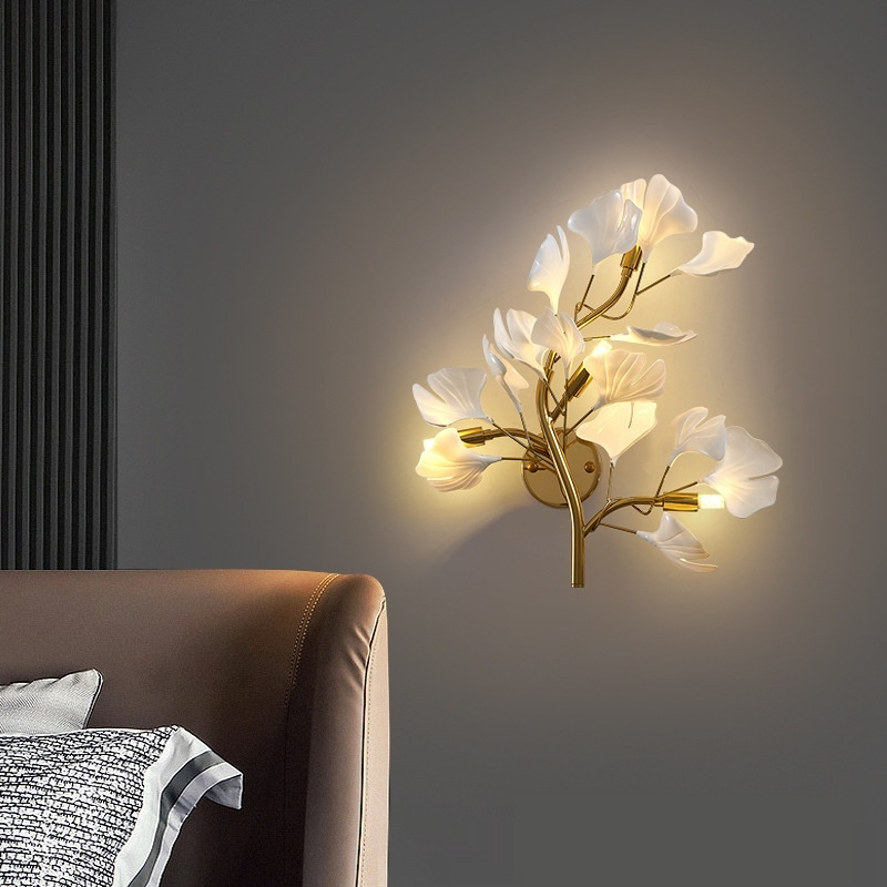 Ginkgo Leaf Wall Lamp Light Luxury Living Room Sofa Wall Light Bulb - Image 3