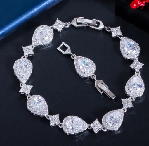 Women's Fashion Classic Drop-shaped Geometric Bracelet - Platinum