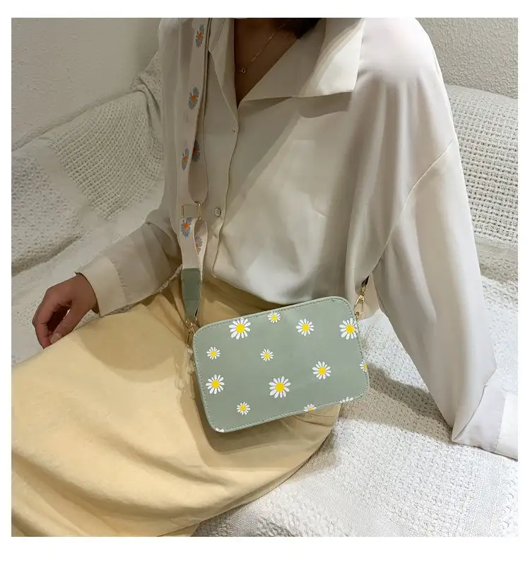 Women's Flower Shoulder Crossbody Fashion Chain Bag