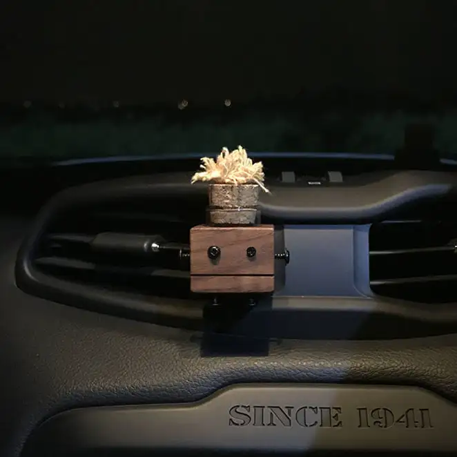 Recyclable Log Car Perfume Bottle Creative Air Vent