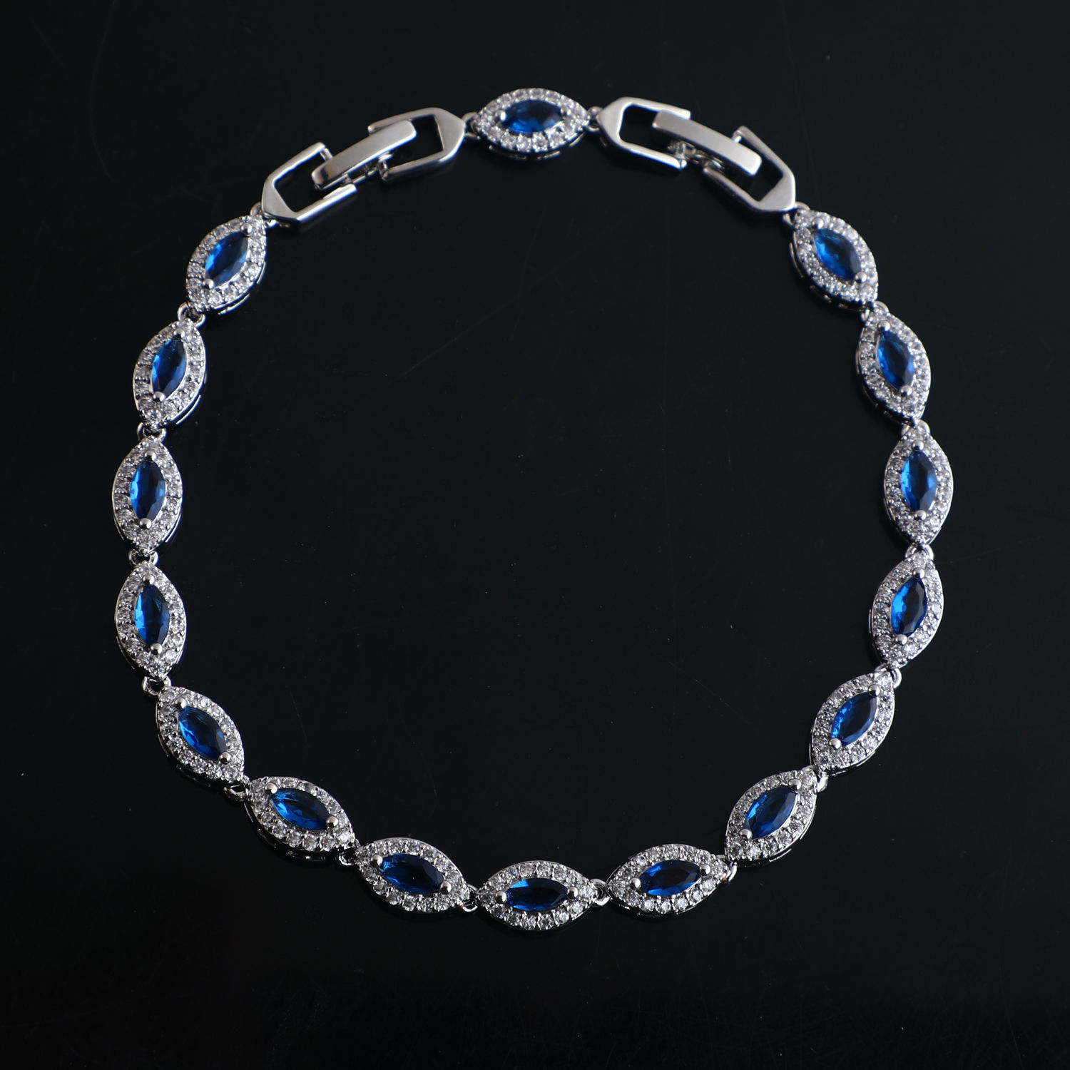 https://oss-cf.cjdropshipping.com/product/2025/04/16/09/6a054aa4-cf7c-4182-b1e2-844ab63c315f.jpg