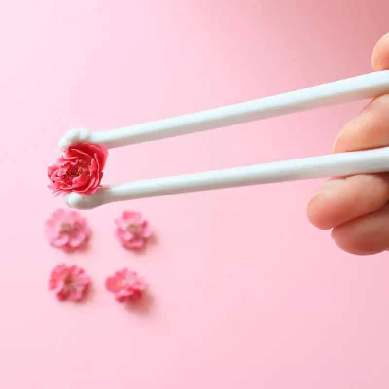 Creative Portable Cat Chopsticks Fixture