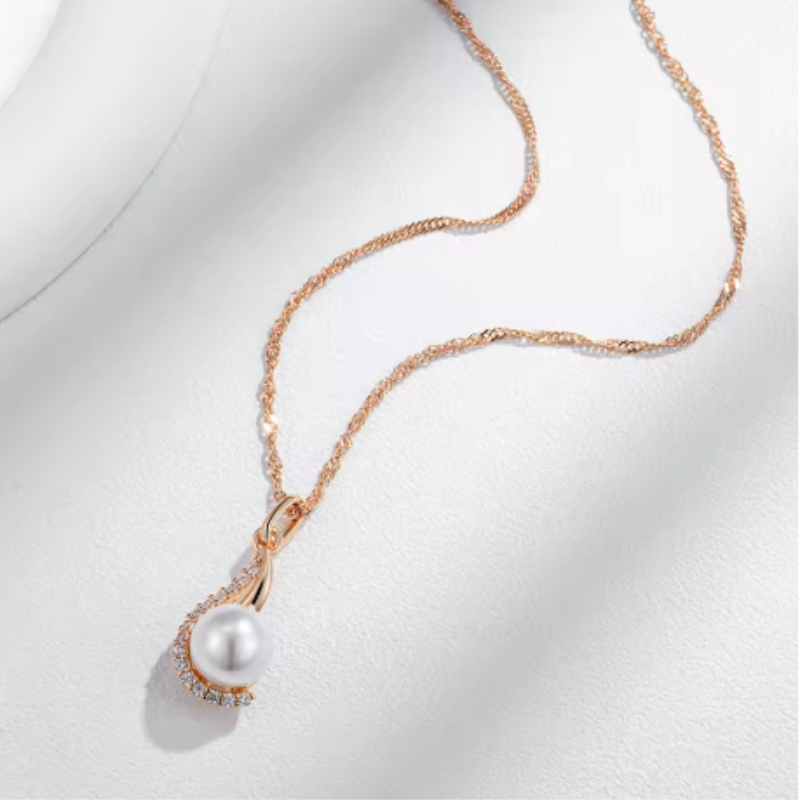 Simple Elegant Women's Fashion New Necklace
