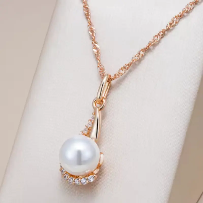 Simple Elegant Women's Fashion New Necklace
