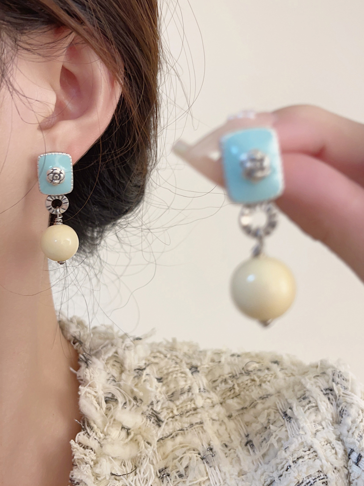 Mid-ancient Retro Distressed Creamy Green Earrings