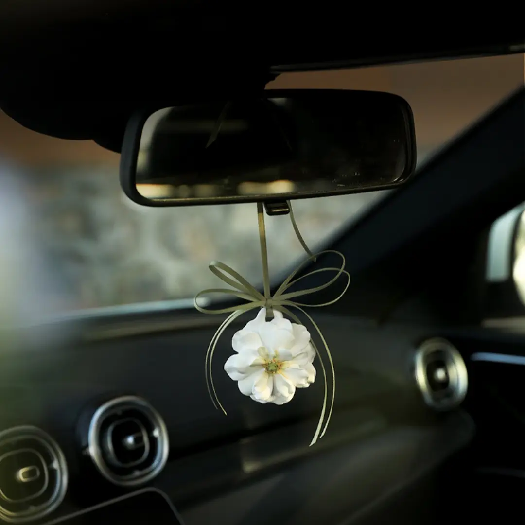 Car Mounted Perfume Ranunculus Flower Perfume Extender Pendant