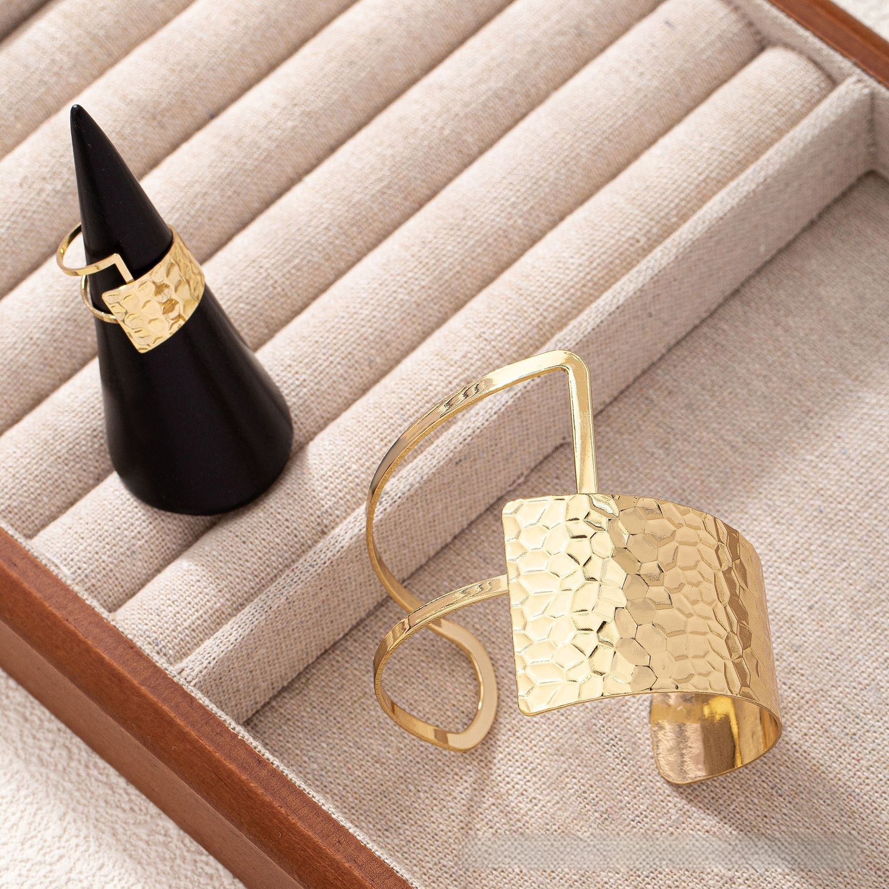 European And American Geometric Lines Hollow Open-end Bracelet Suit Simple Advanced