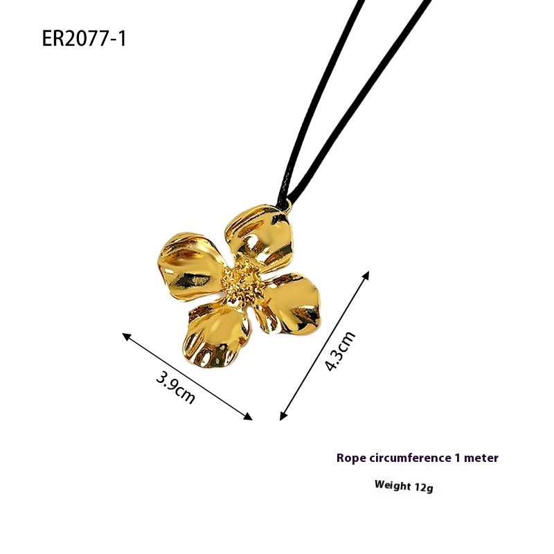 Flower Alloy Pendant Necklace Light Luxury