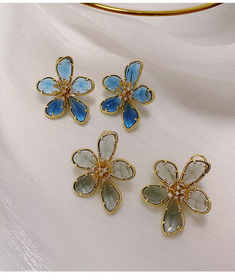 Fashionable Elegant Women's All-match Flower Earrings