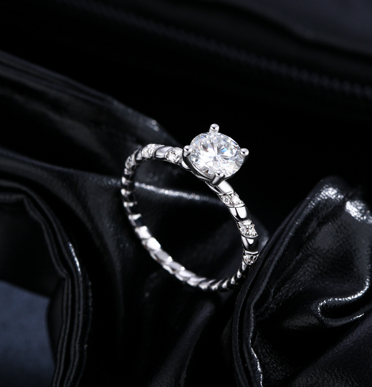 1 Karat Moissanite Ring S925 Silver Light Luxury