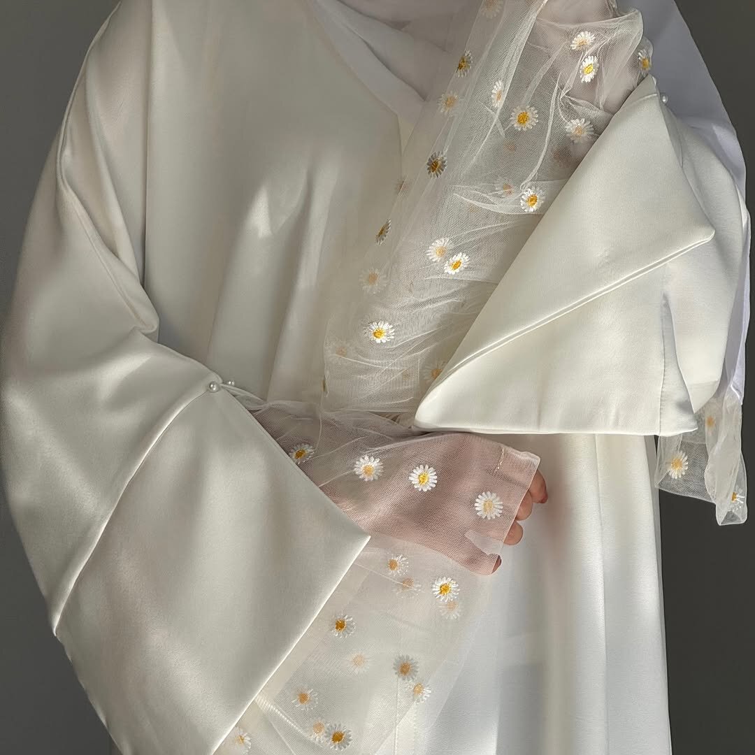 Women's Sweet Temperament Lace Embroidered Robe