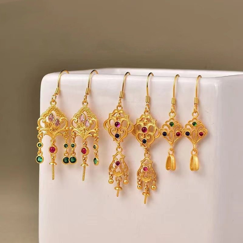 Natural Classical Flower Earrings Golden Retro Temperament