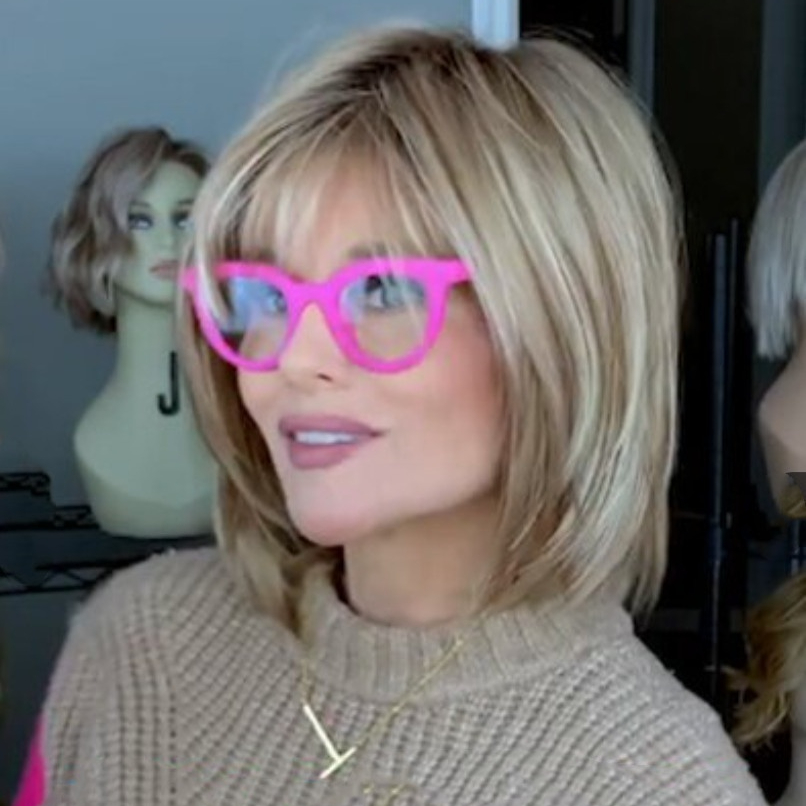 Women's Short Straight Hair Mixed Color Machine In Stock Chemical Fiber Wig