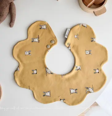 Super Soft Combed Cotton Baby Milk Spilt Prevent Petals Bib