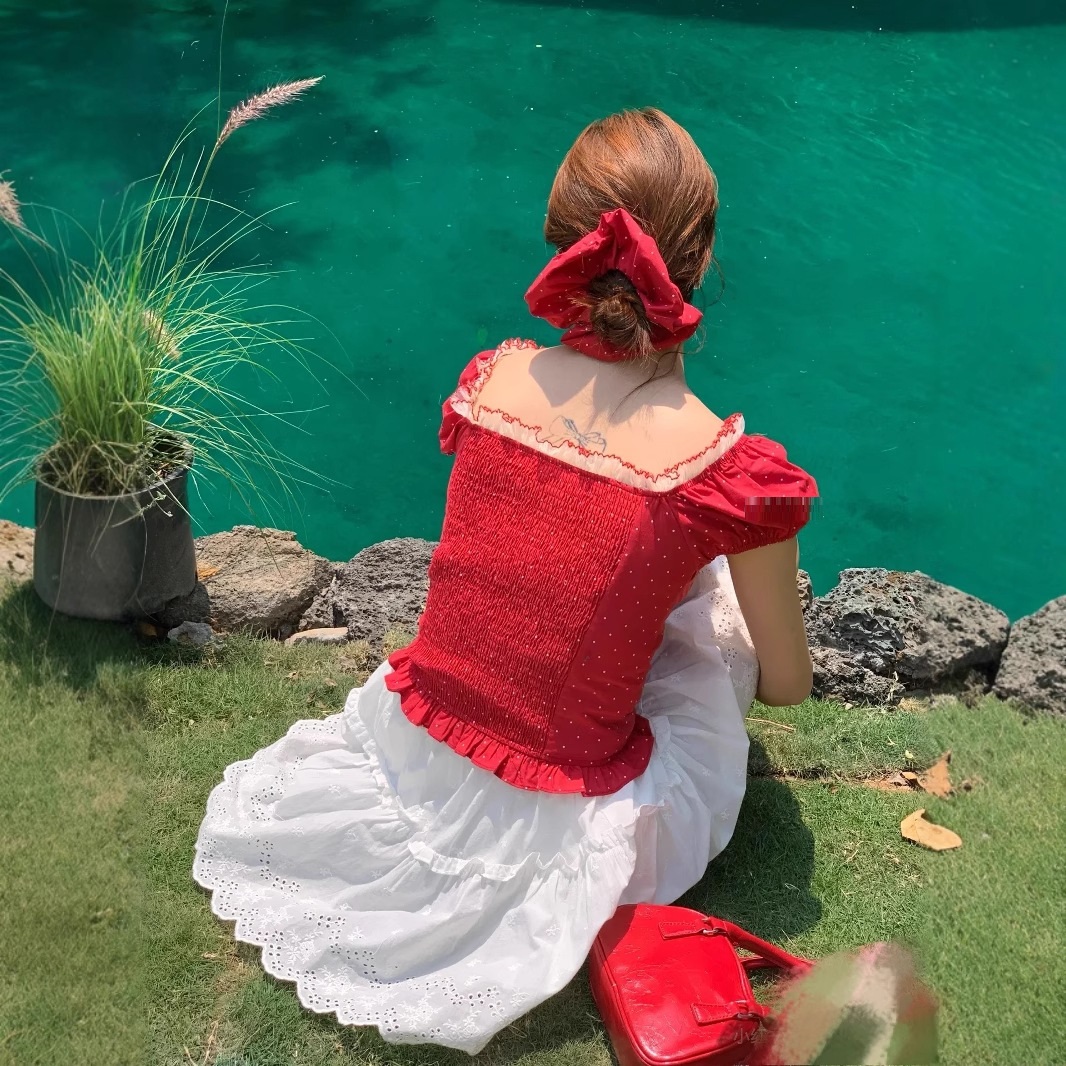 Red Artistic Retro Off-shoulder Top