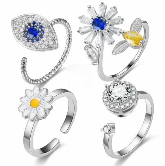 Female Little Zou Chrysanthemum Zircon Ring