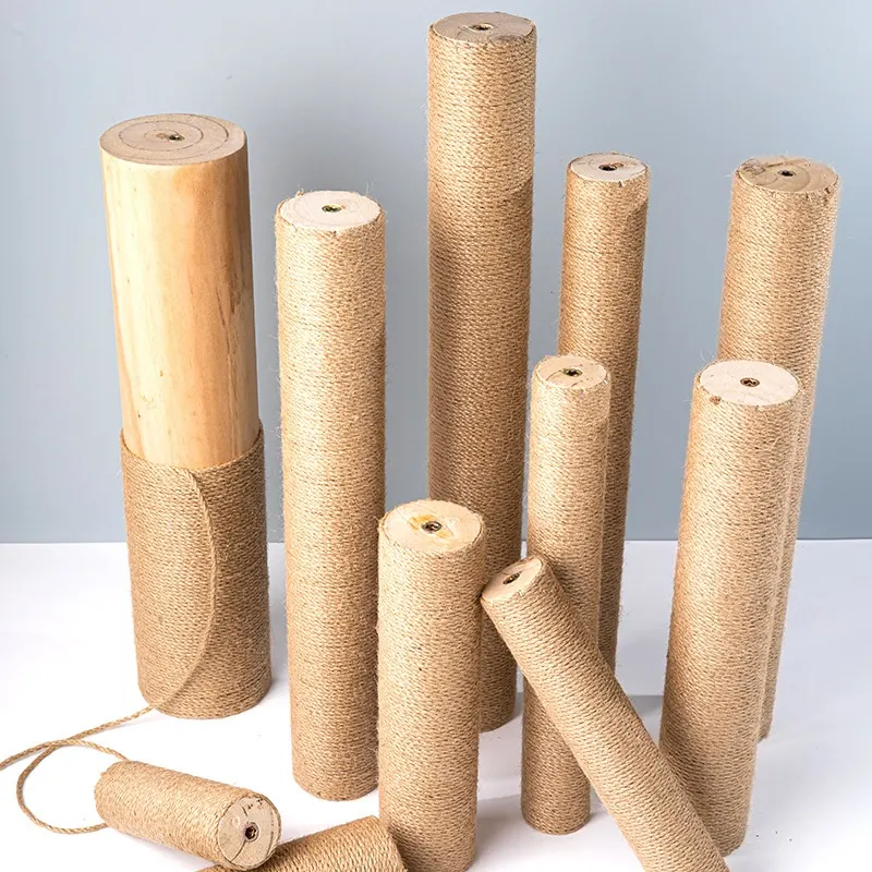 Cat Climbing Pillar Solid Wood Hemp Rope Sky