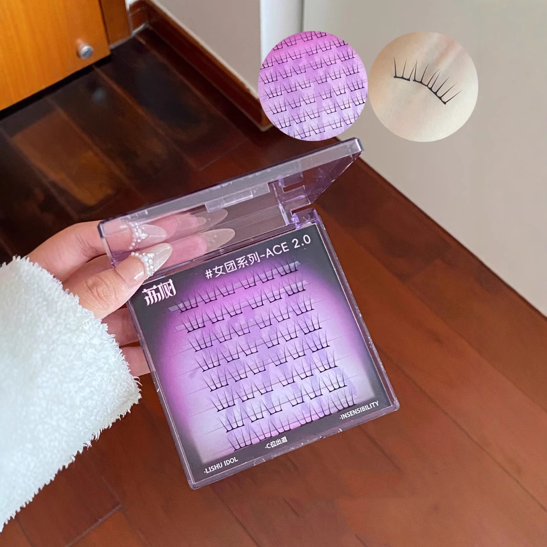 ملصقات رموش صناعية قابلة لإعادة الاستخدام بمظهر طبيعي للنساء