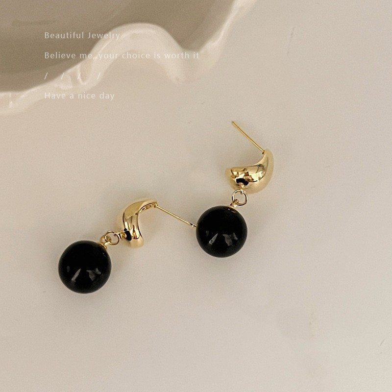 High-grade Pearl Stud Earrings For Women Niche Design Earrings