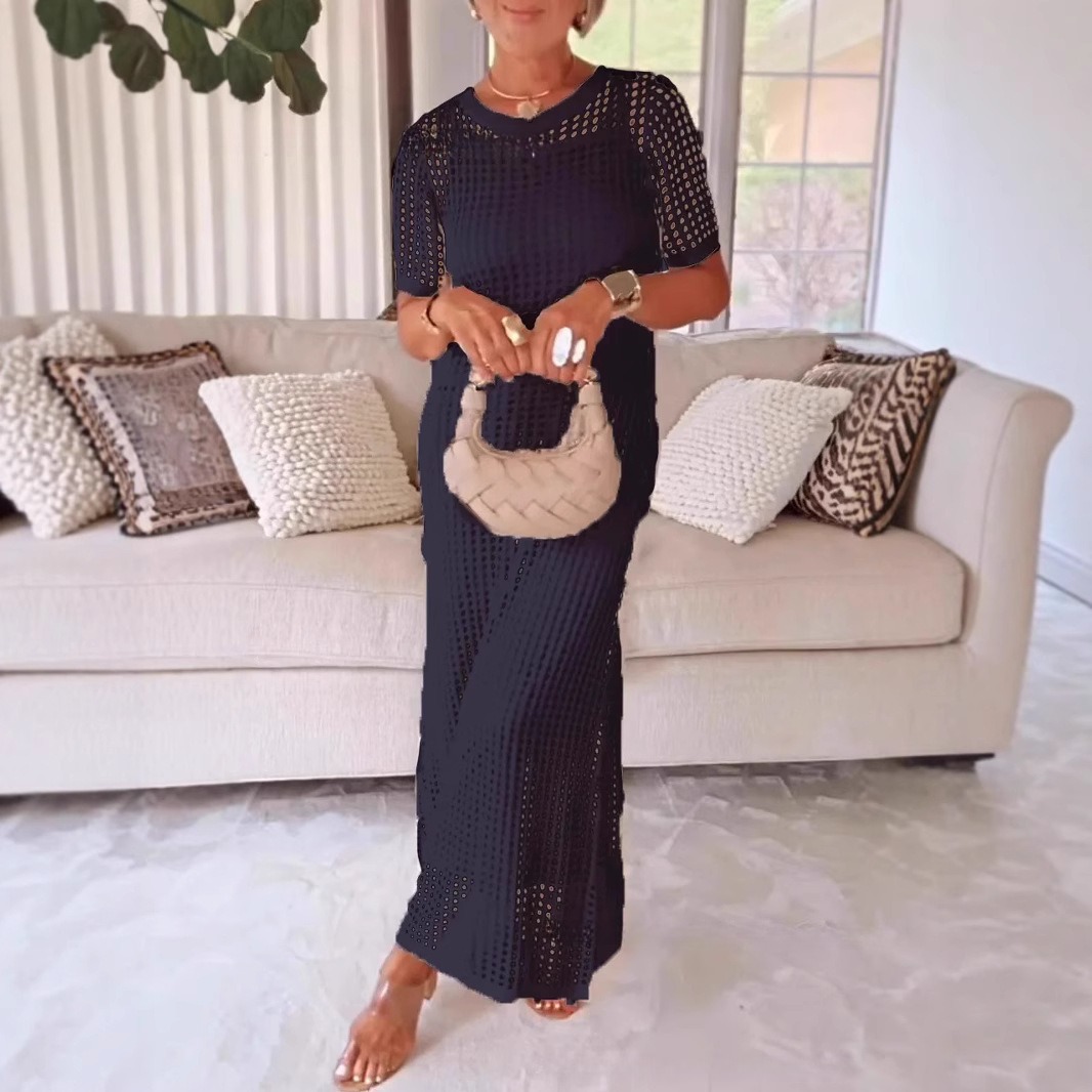 فستان مجوف من قطعتين برقبة دائرية