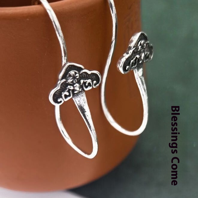 All-match Empty Tuoping Buckle Princess Earrings