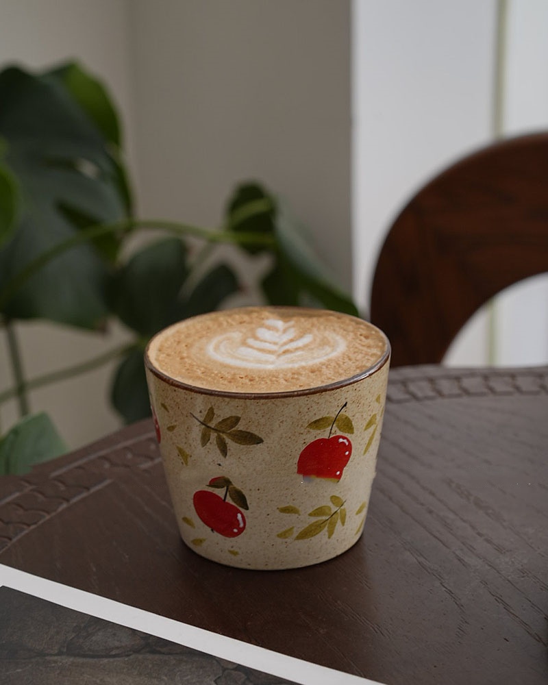 Stoneware Strawberry Flower Mouth Coffee Cup