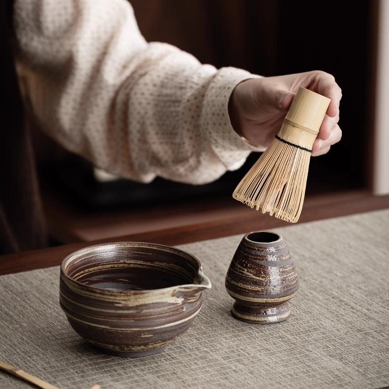 طقم هدية فرشاة خفقة الشاي المتشا مع صندوق أنيق